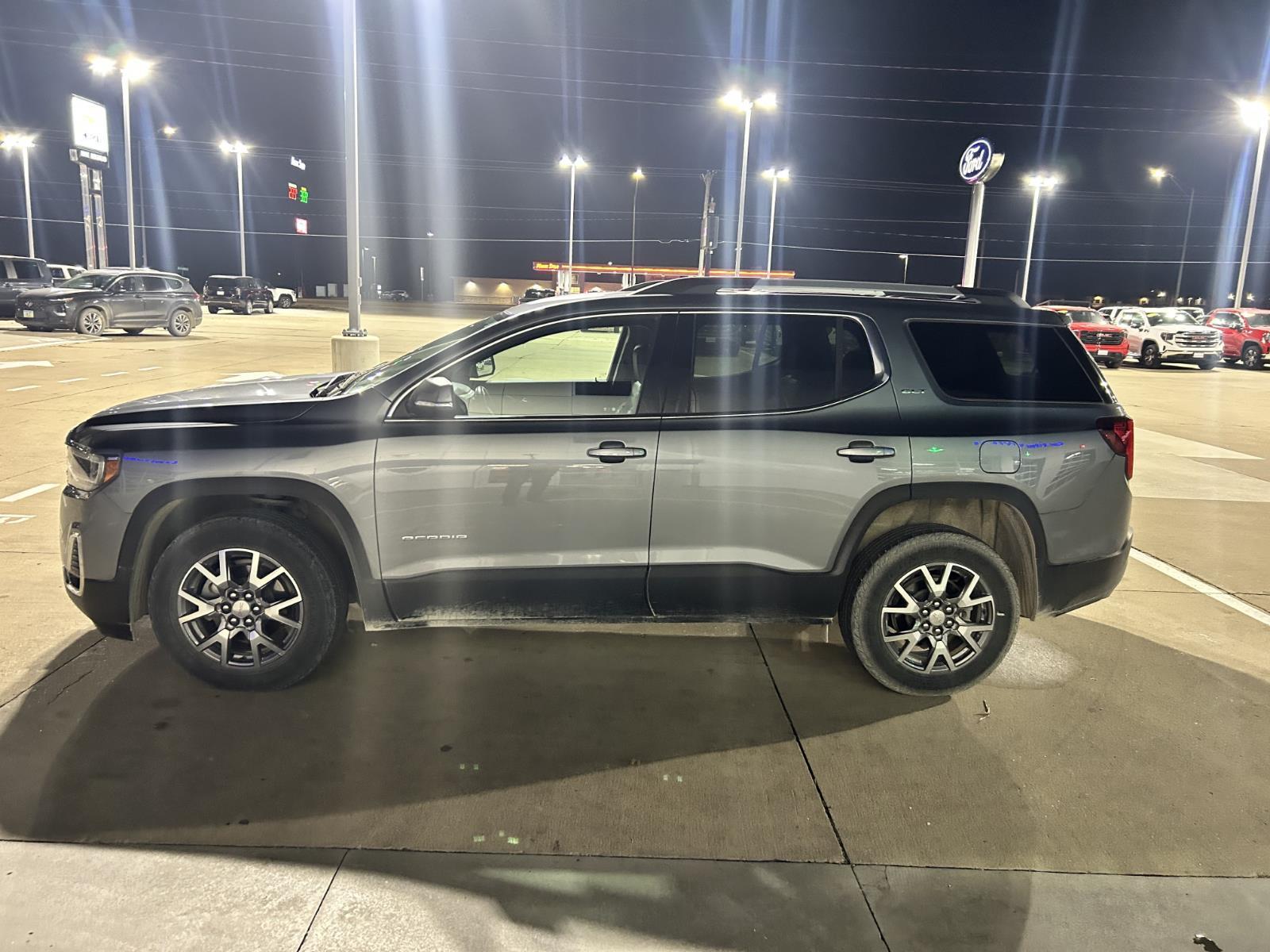 2020 Gmc Acadia SLT photo 3