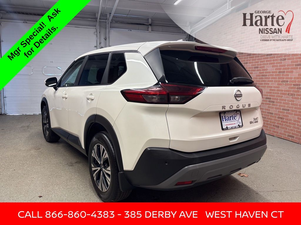 2023 Nissan Rogue SV photo 3