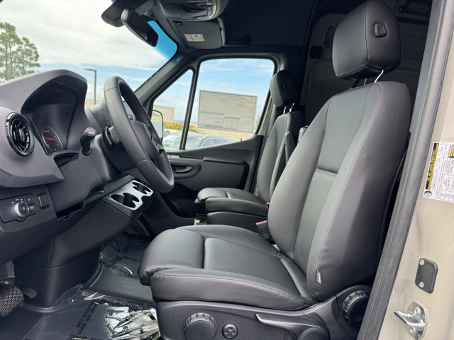 2026 Mercedes Benz Sprinter 2500 photo 2