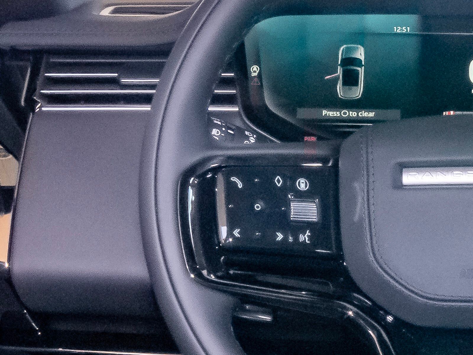 2025 Land Rover Range Rover Sport SE photo 14
