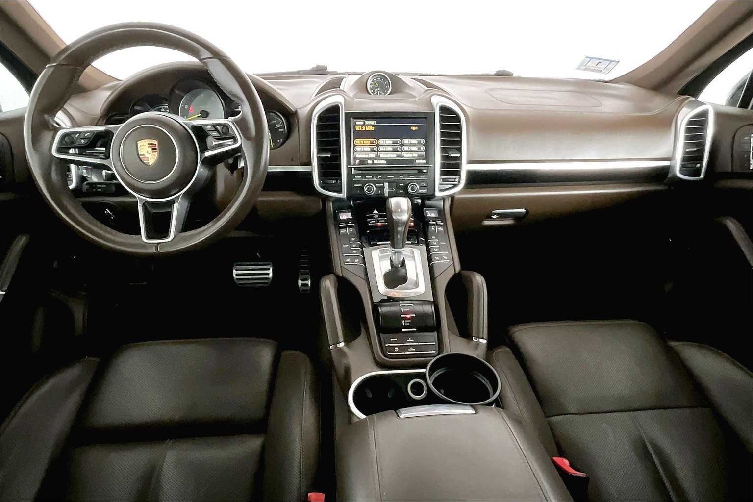 2016 Porsche Cayenne S E-Hybrid photo 13
