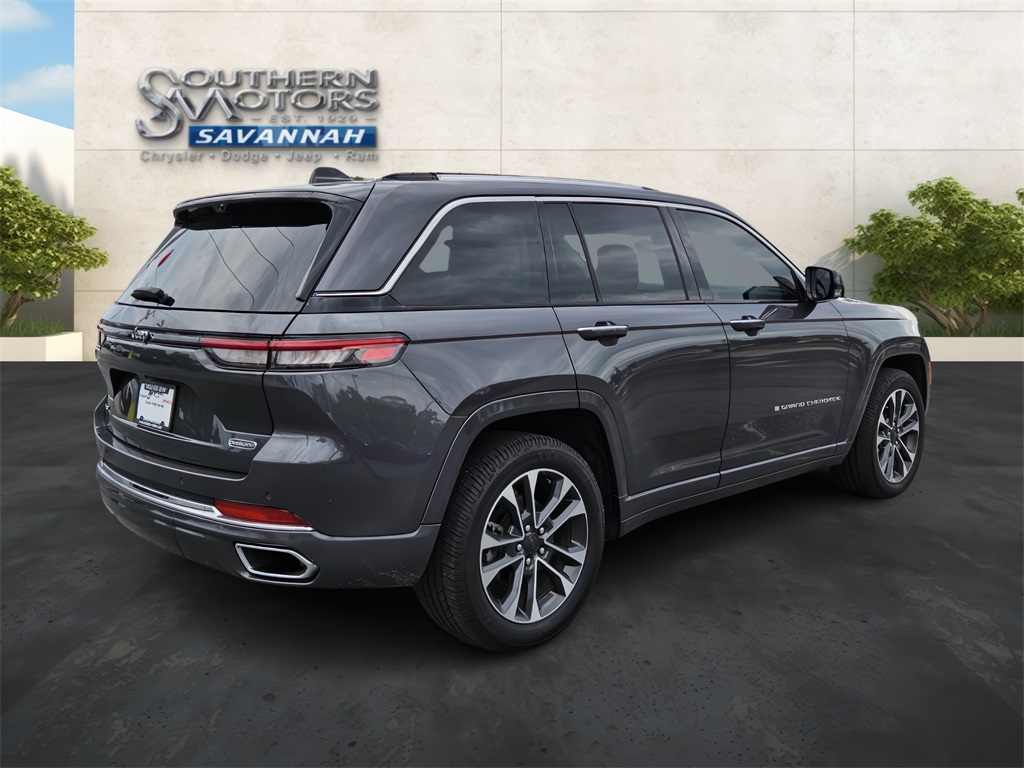 2023 Jeep Grand Cherokee Overland photo 4