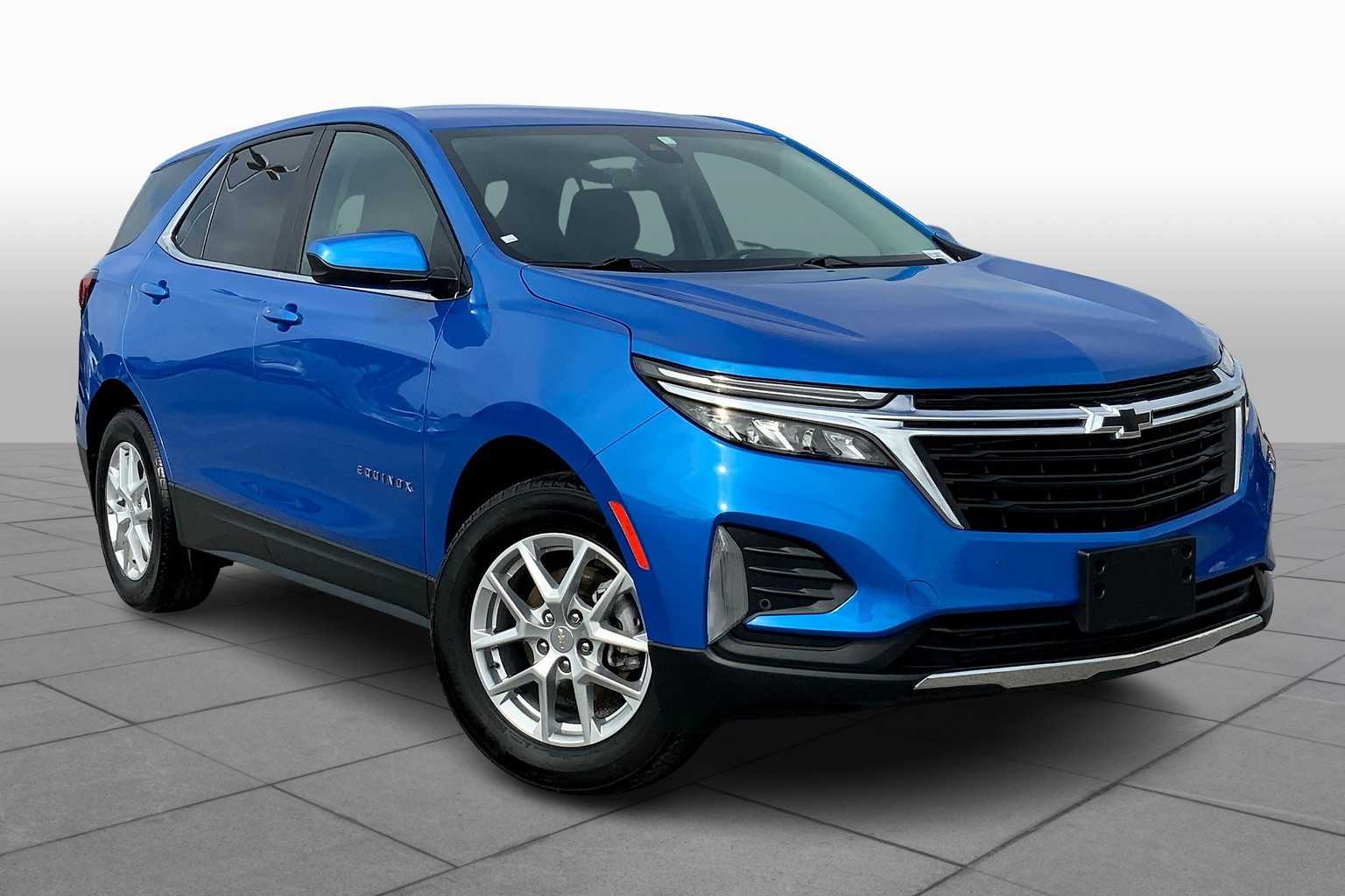 2024 Chevrolet Equinox LT photo 2