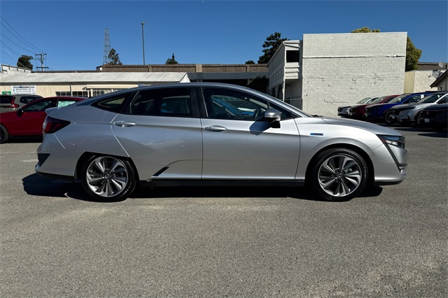 2021 Honda Clarity Plug-In Hybrid photo 2