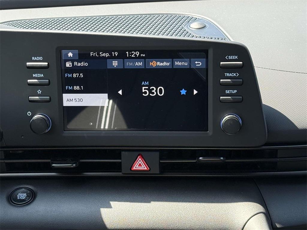 2025 Hyundai Elantra SEL Sport photo 19
