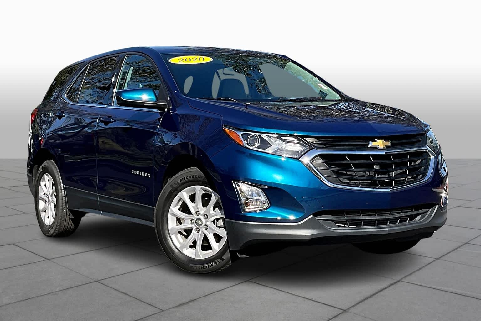 2020 Chevrolet Equinox LT photo 2