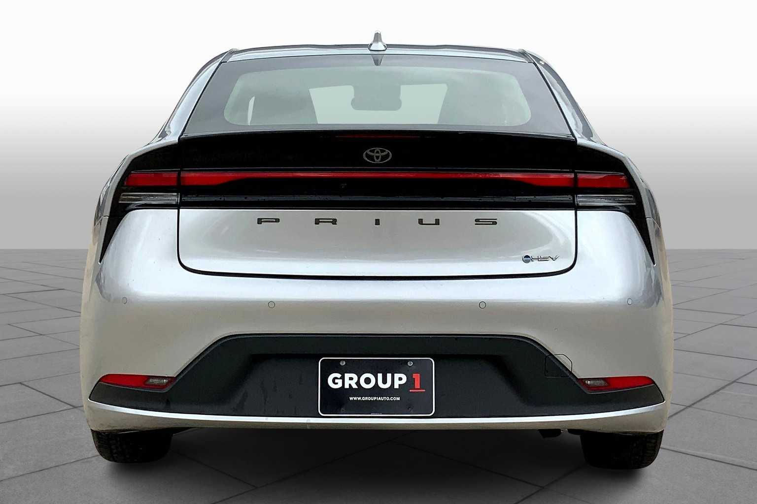 2024 Toyota Prius XLE photo 4