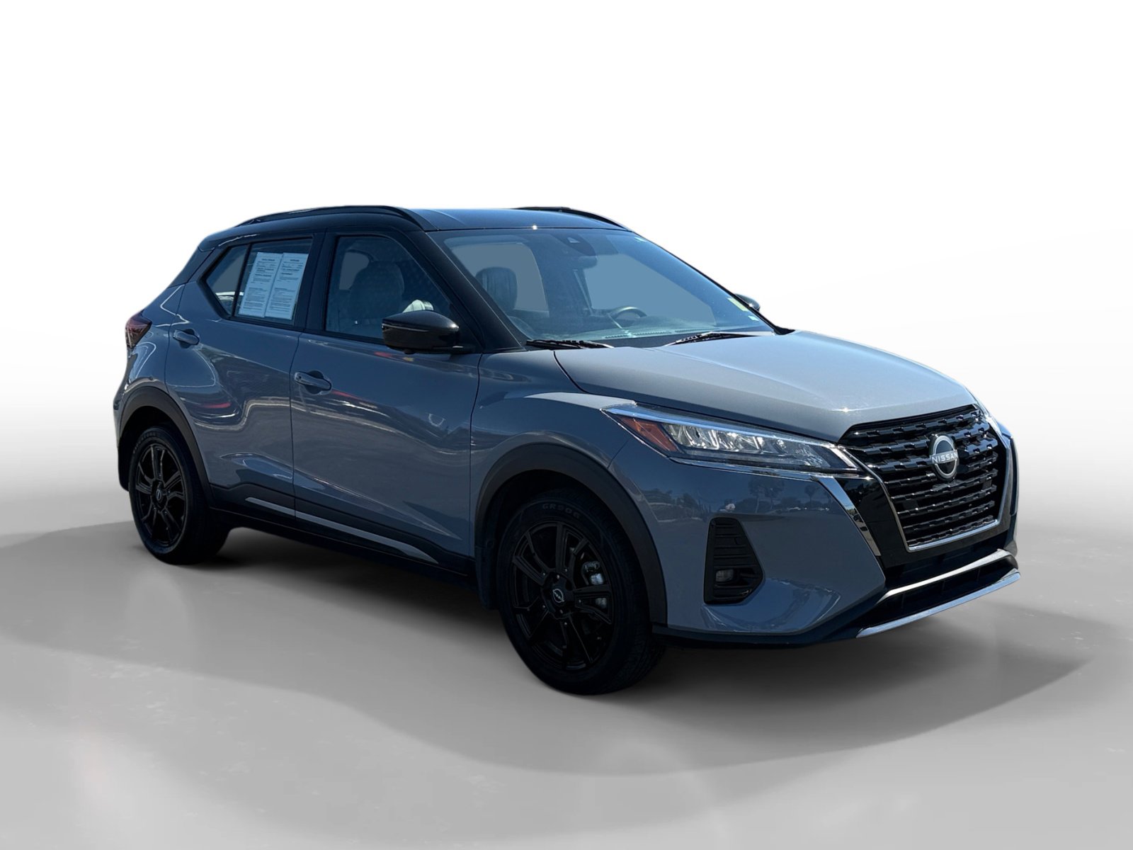 2023 Nissan Kicks SR photo 4