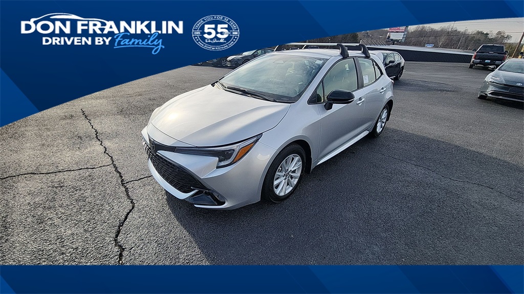 2026 Toyota Corolla Hatchback SE's photo