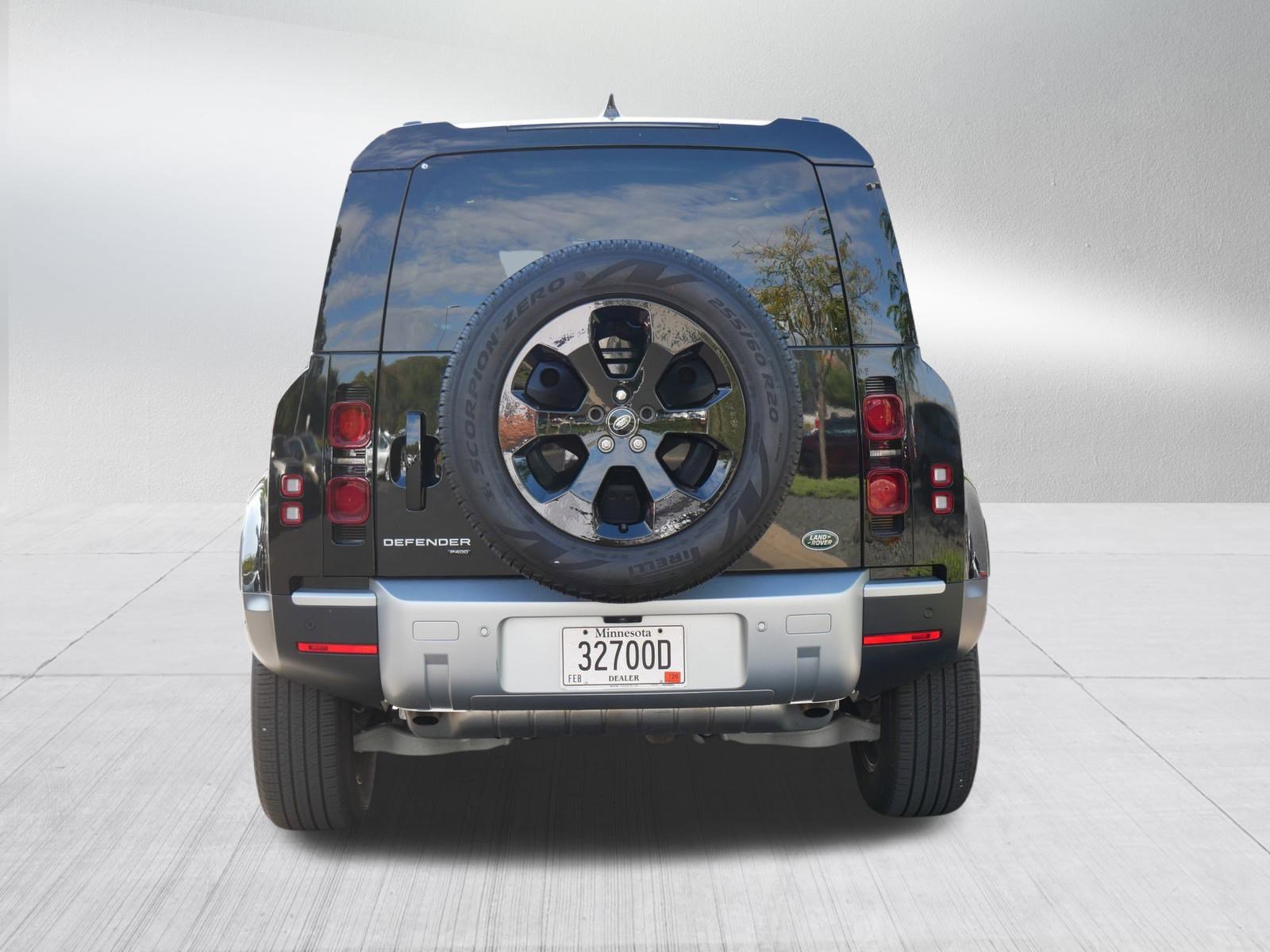 2023 Land Rover Defender SE photo 4