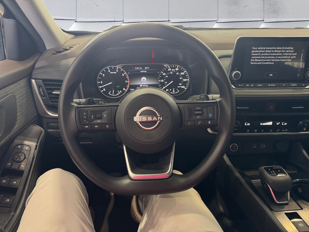 2023 Nissan Rogue SV photo 9