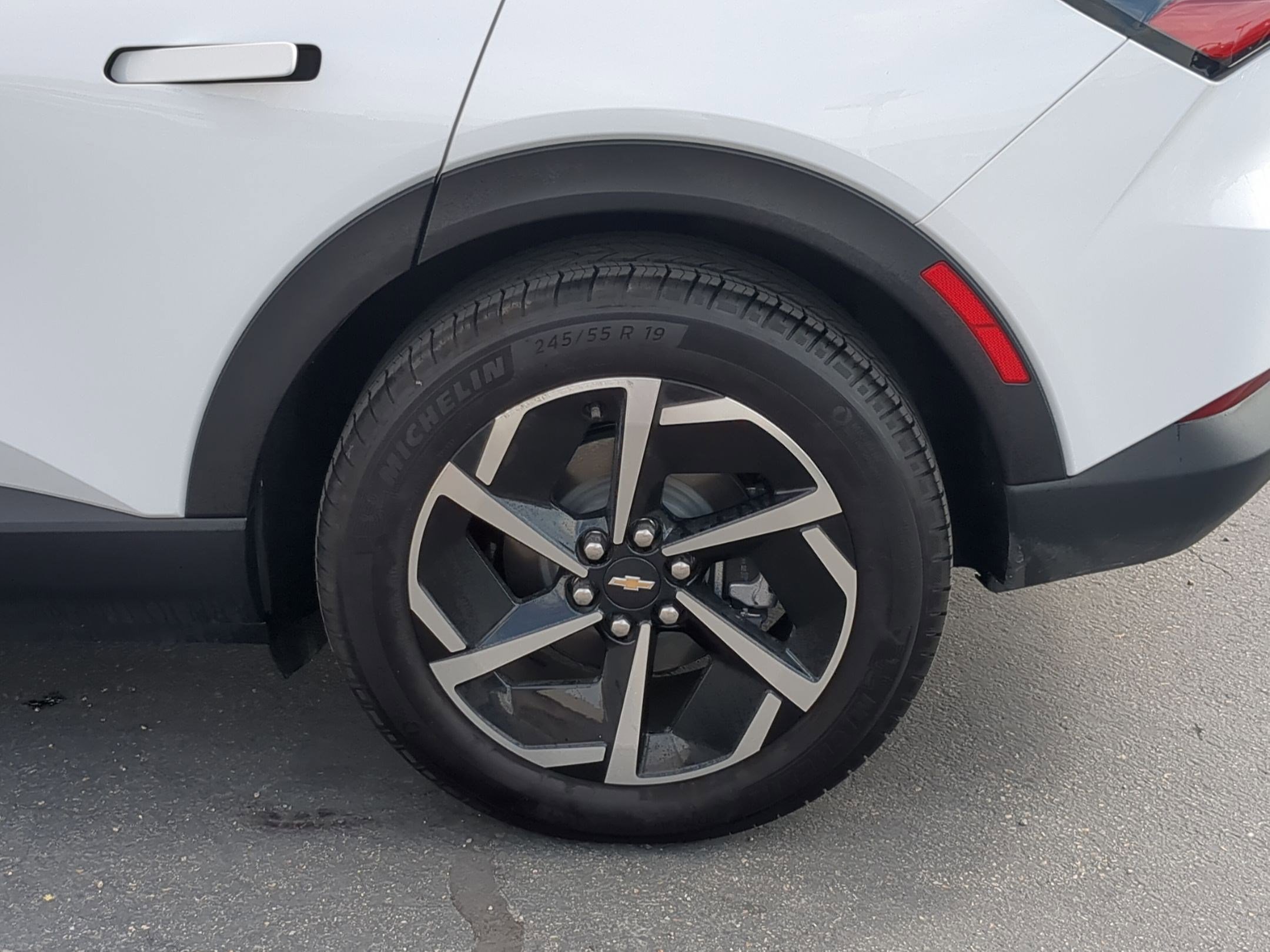 2025 Chevrolet Equinox EV 1LT photo 12