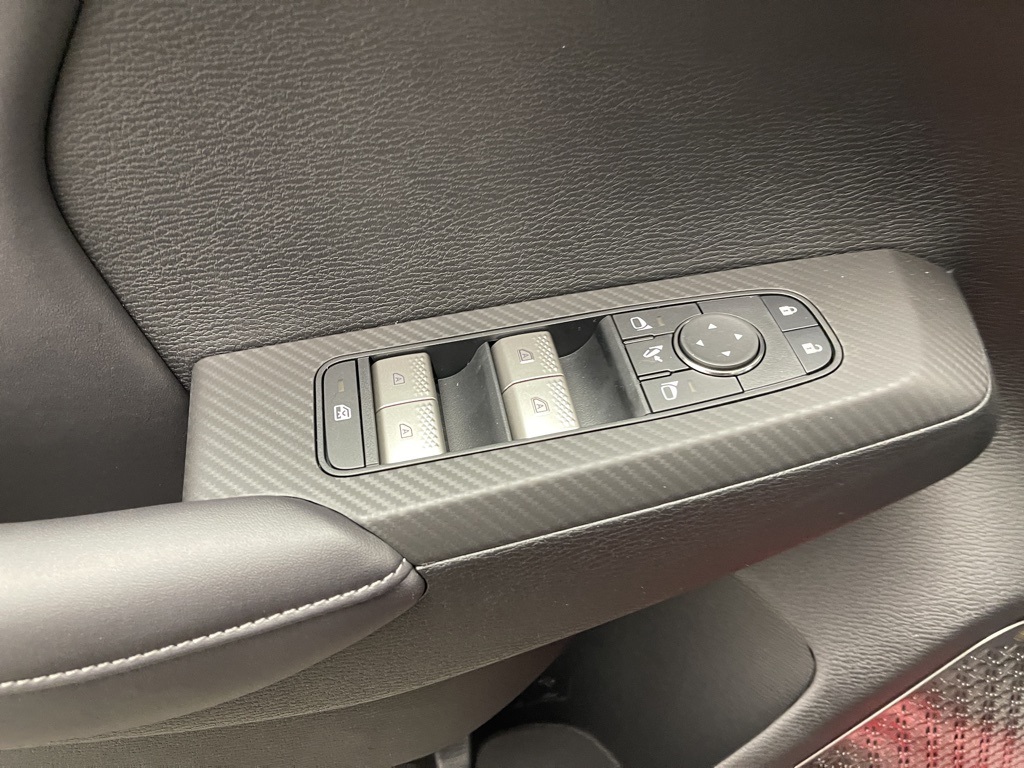 2025 Mitsubishi Outlander SE photo 18