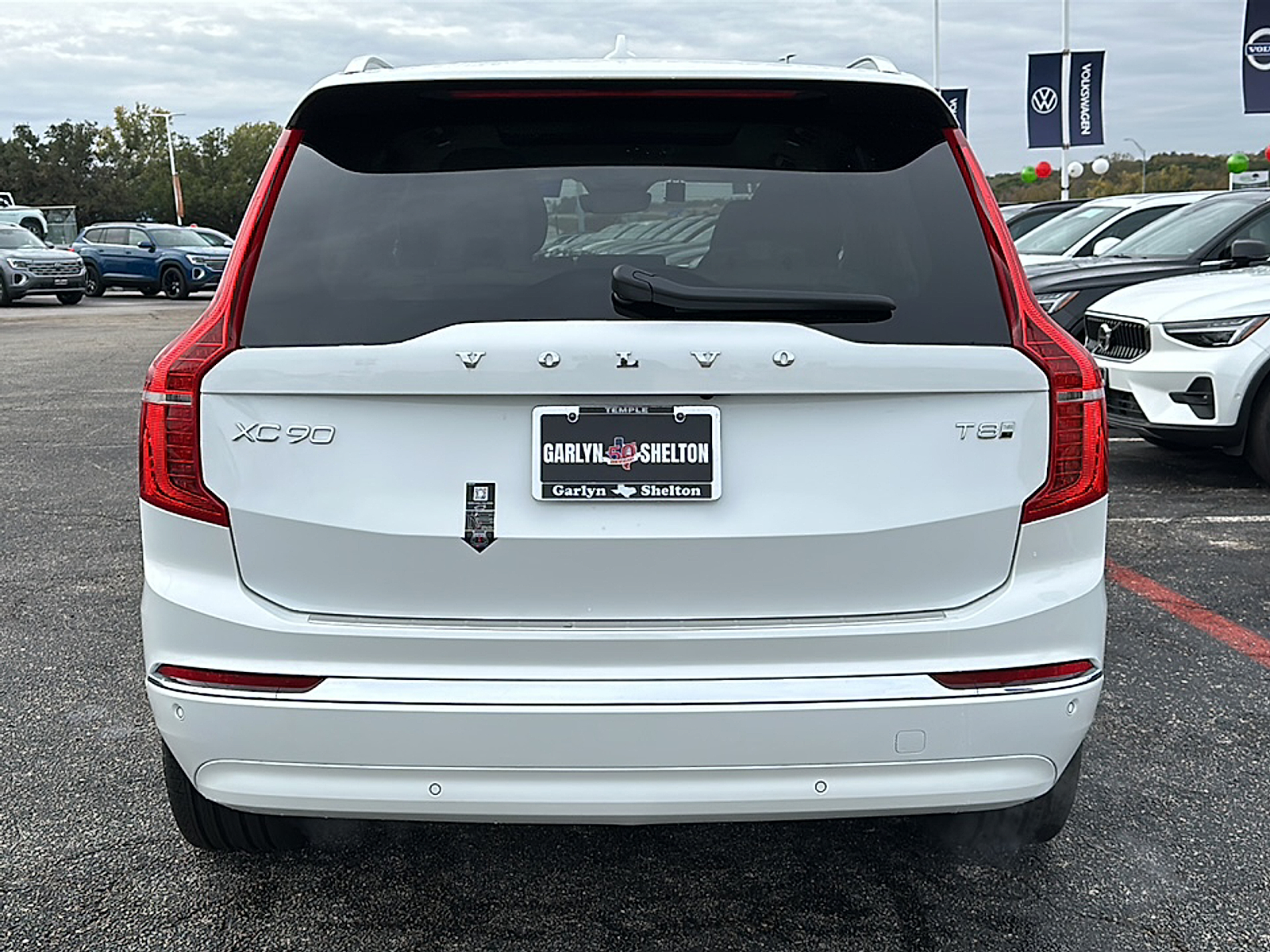 New 2025 Crystal White Volvo T8 Plus 7-Seater image 8