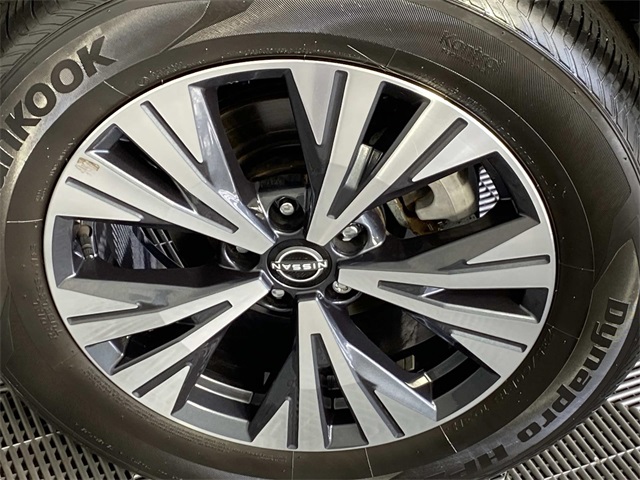 2022 Nissan Rogue SV photo 19