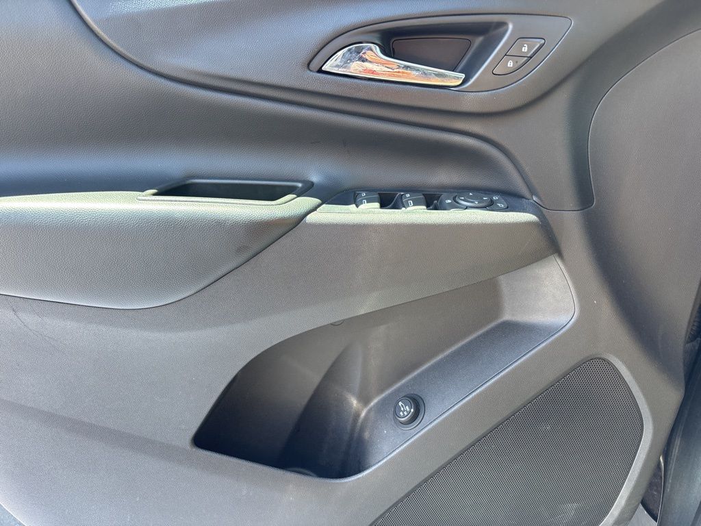 2019 Chevrolet Equinox LT photo 17