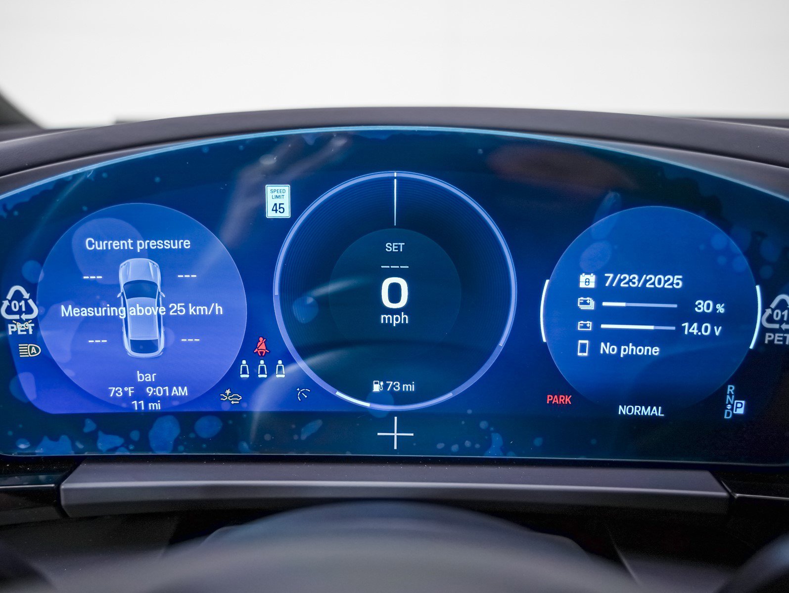 2025 Porsche Macan Electric photo 16