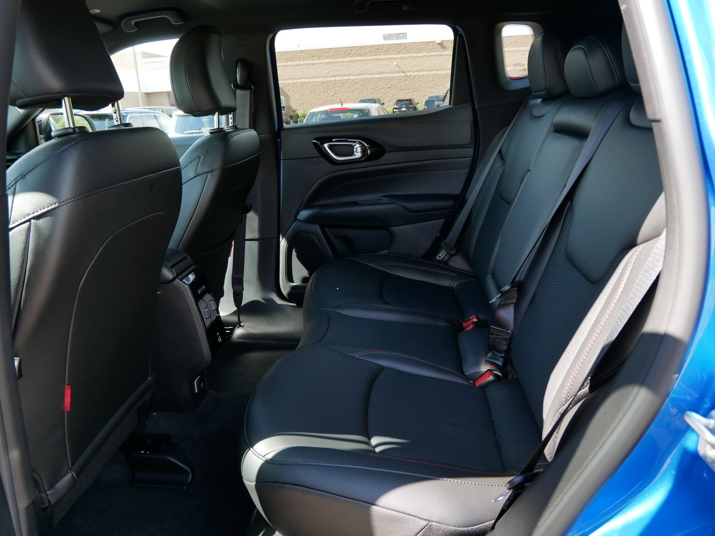 2025 Jeep Compass Trailhawk photo 5