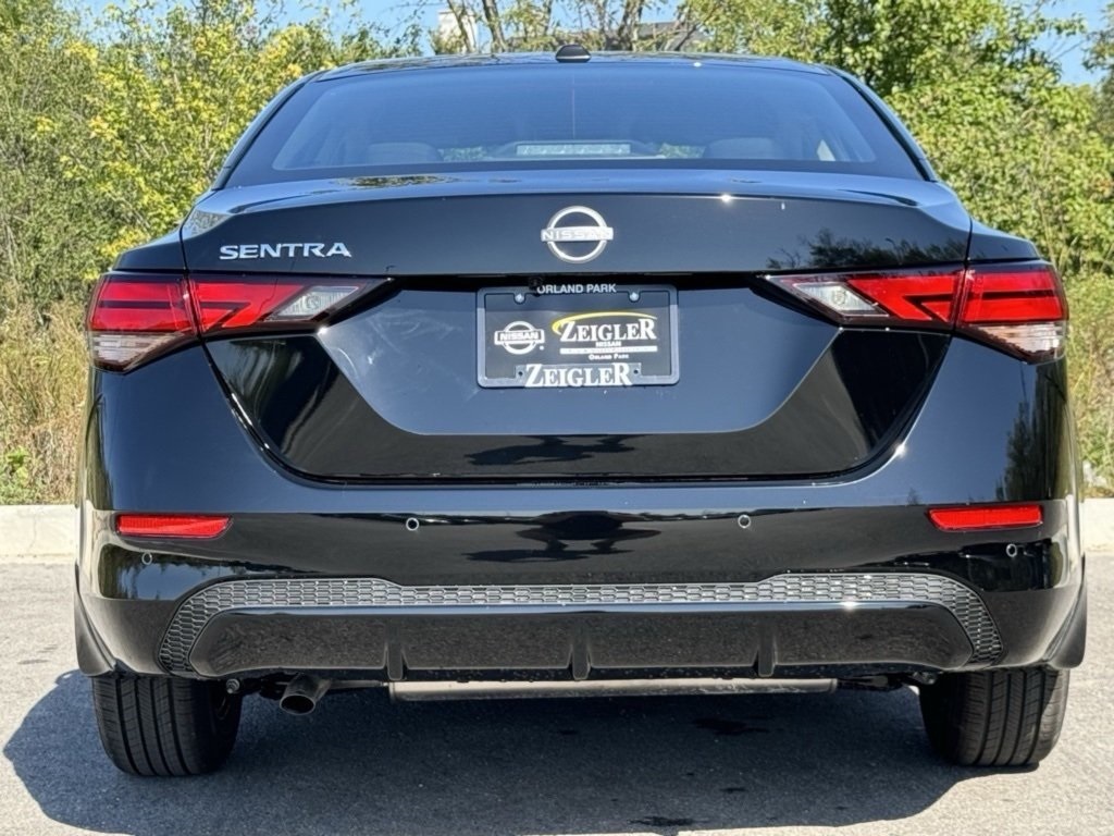2025 Nissan Sentra SV photo 4