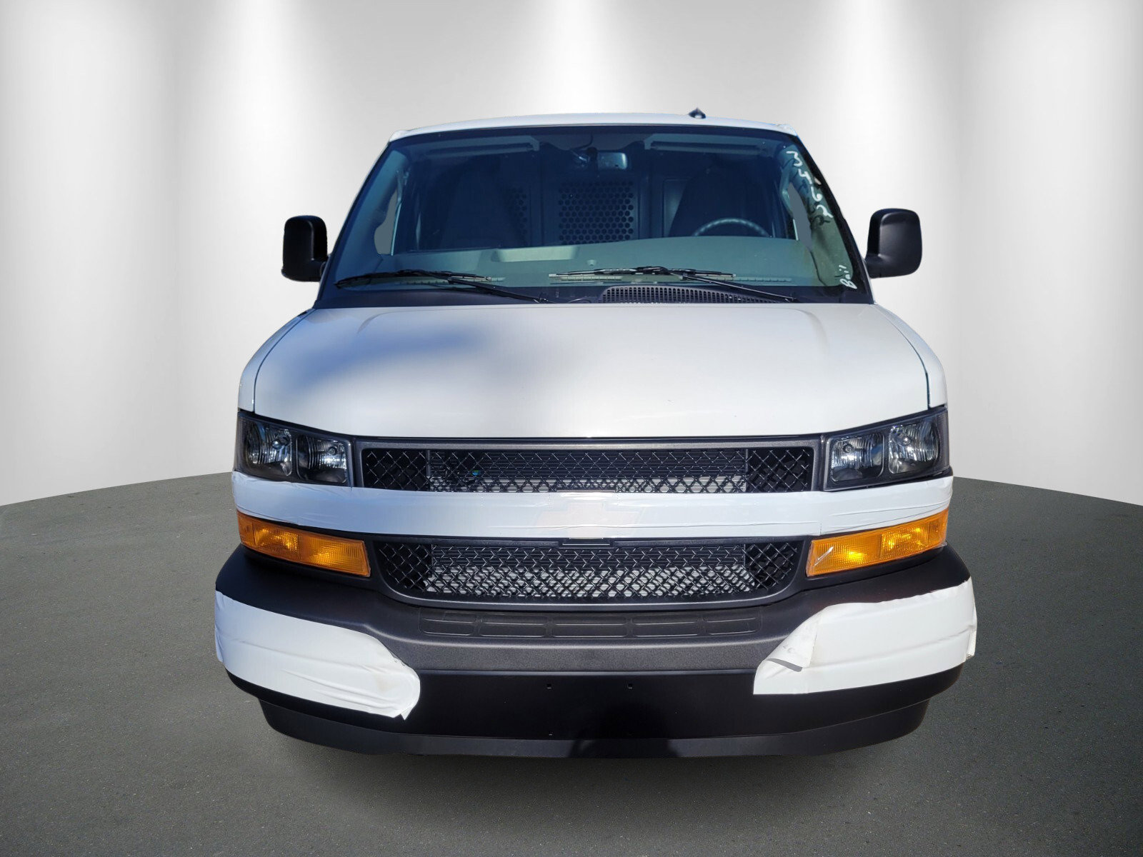 2025 Chevrolet Express Cargo 2500 photo 2