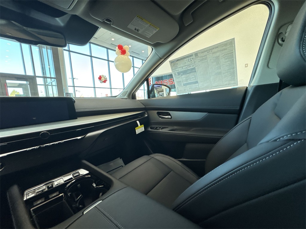 2025 Nissan Murano SL photo 10