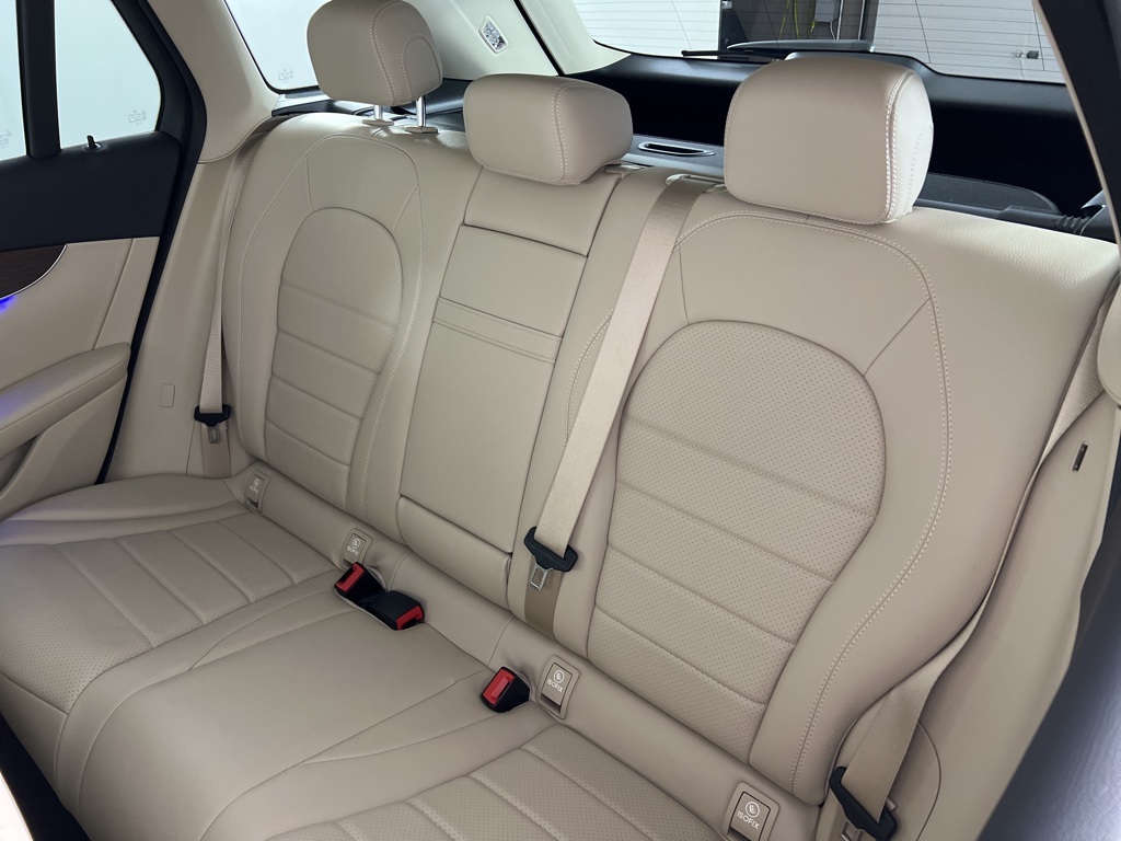 2022 Mercedes Benz GLC 300 4MATIC photo 4