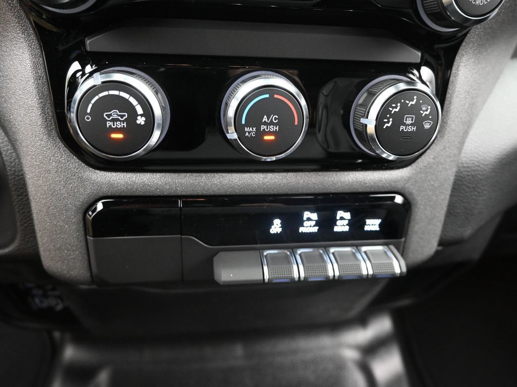 2025 Ram 1500 Tradesman photo 12