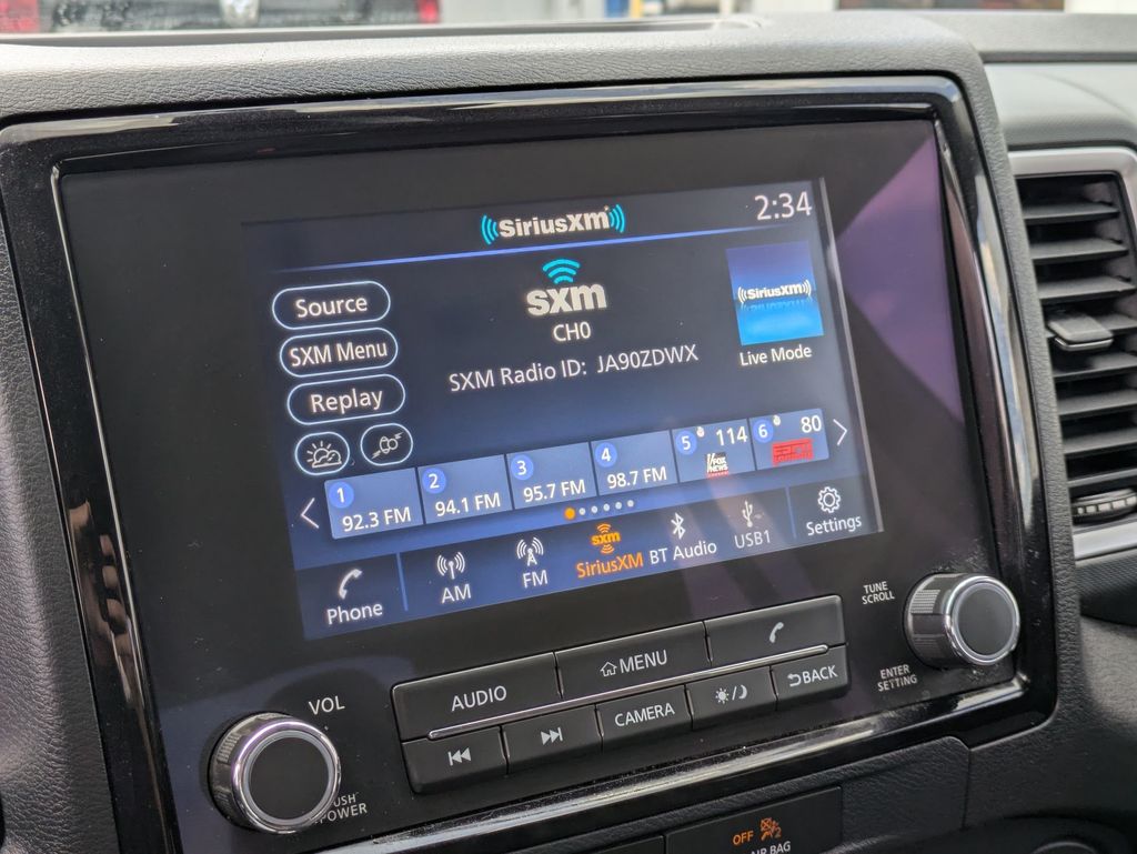 2022 Nissan Frontier SV photo 17