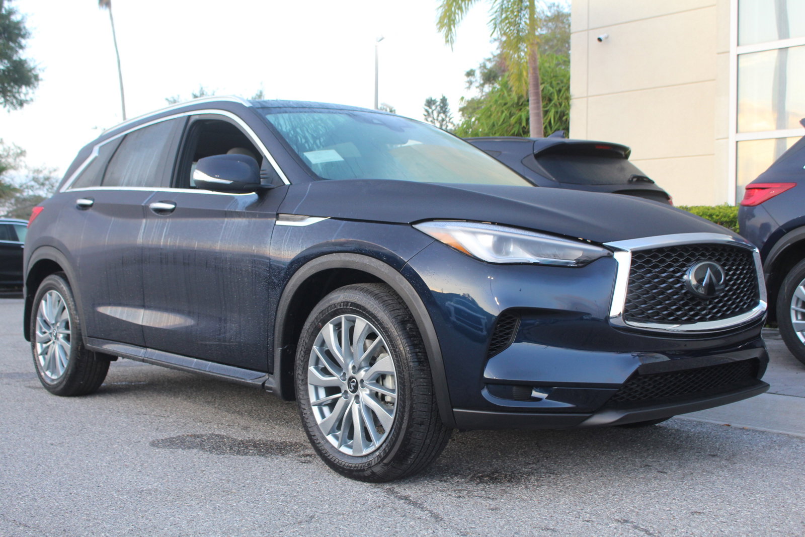 2025 Infiniti QX50 Luxe photo 8