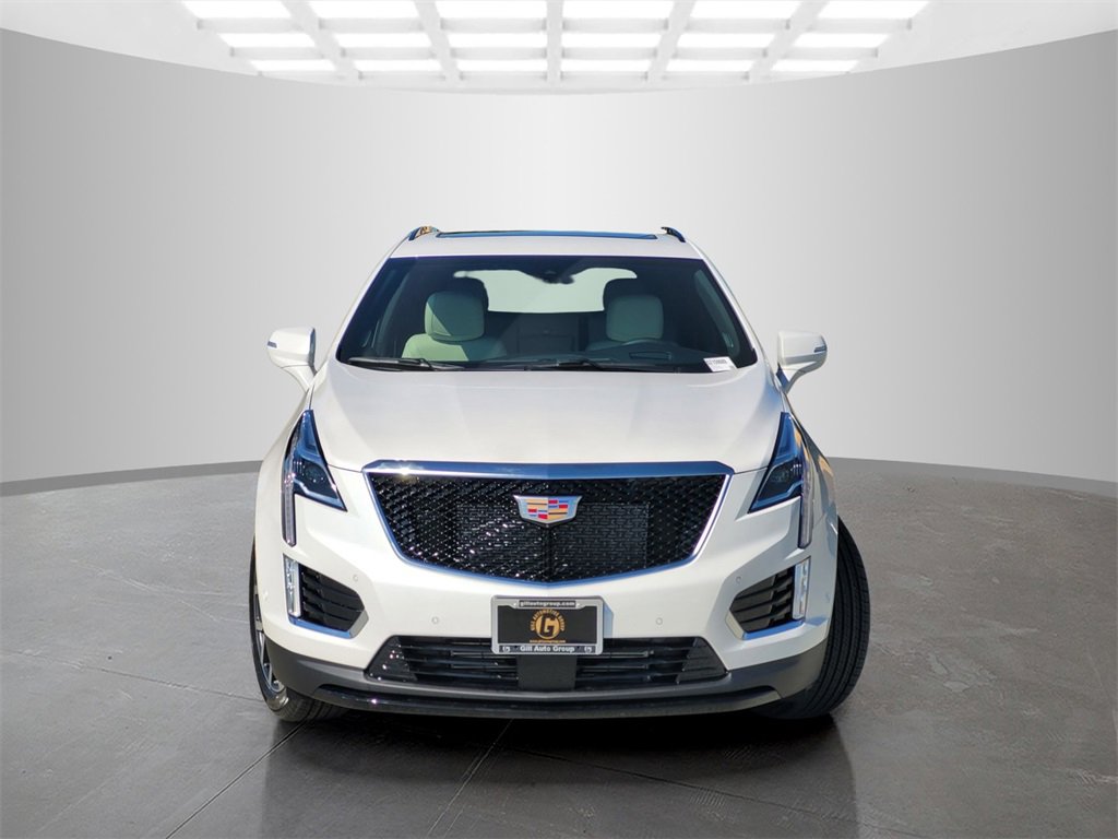 2025 Cadillac XT5 Sport photo 2