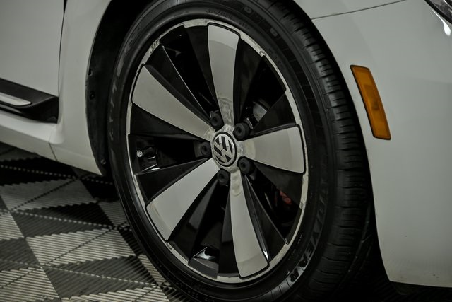 2013 Volkswagen Beetle photo 3
