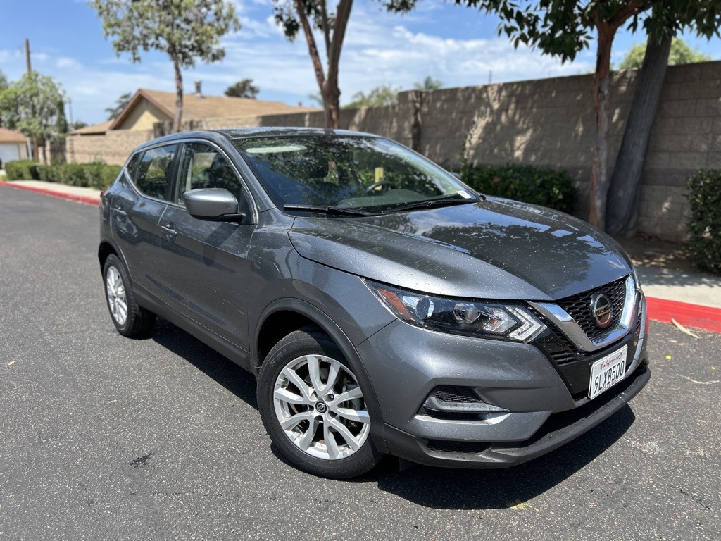 Used 2021 Gray Nissan S image 1