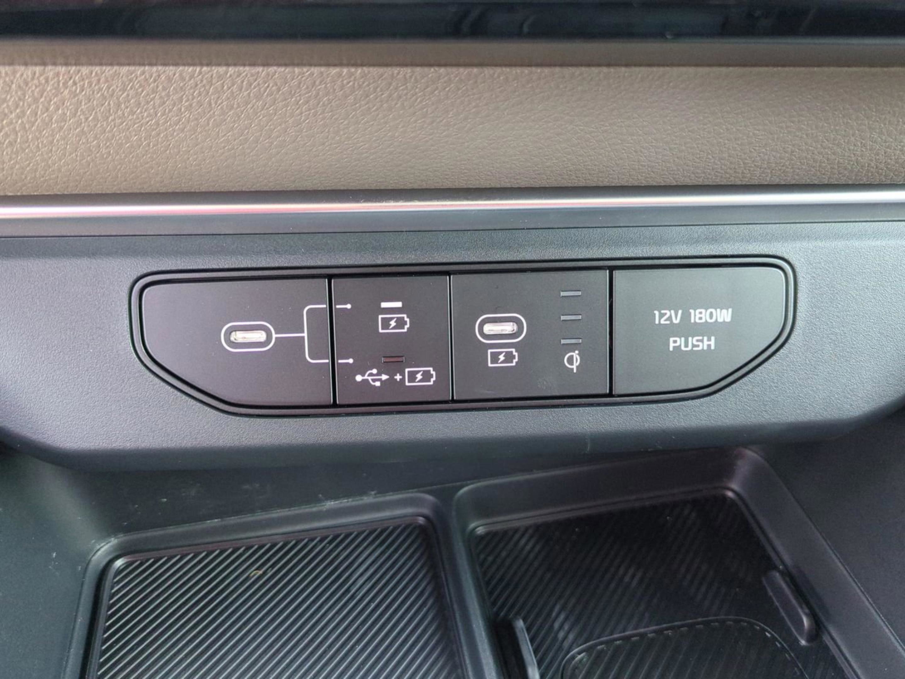 2026 Kia Carnival EX photo 25