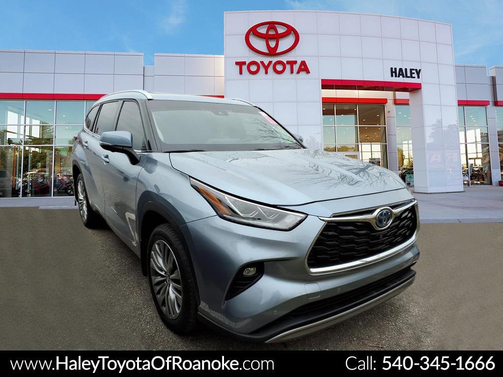 2024 Toyota Highlander Platinum's photo