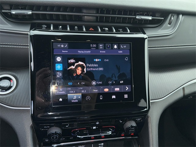 2024 Jeep Grand Cherokee Altitude photo 14