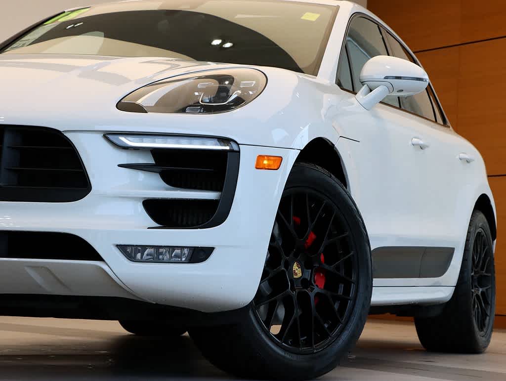 2018 Porsche Macan GTS photo 2