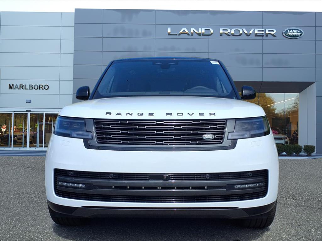 2025 Land Rover Range Rover SE photo 6