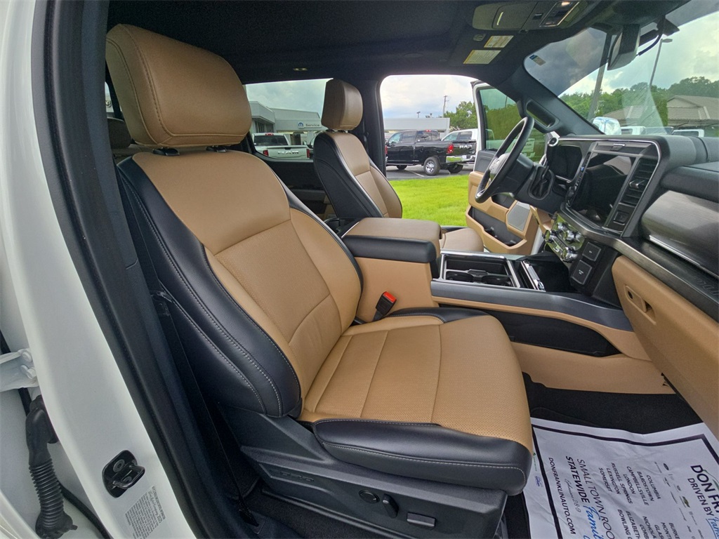 2025 Ford F-350 Lariat photo 29