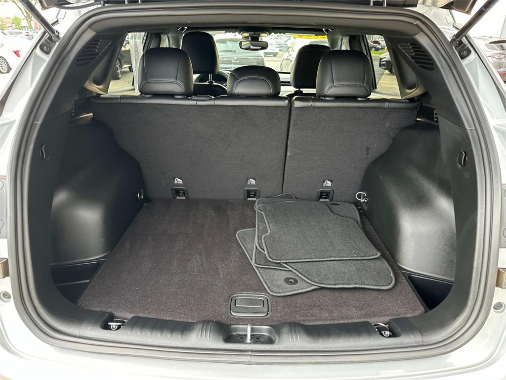 2024 Jeep Compass Limited photo 9