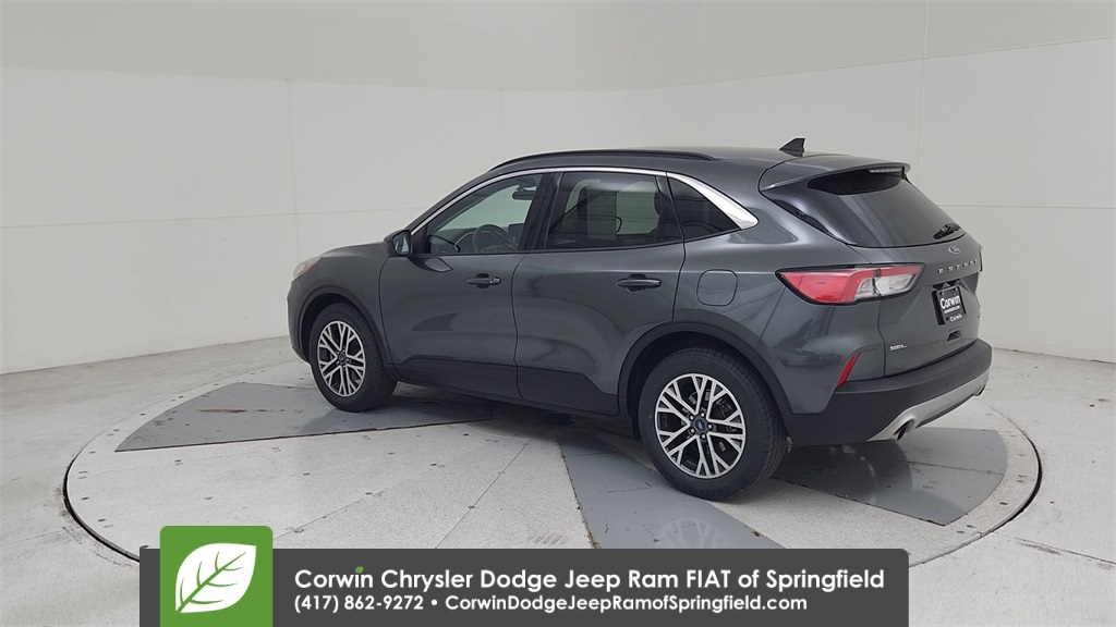 2020 Ford Escape SEL photo 10
