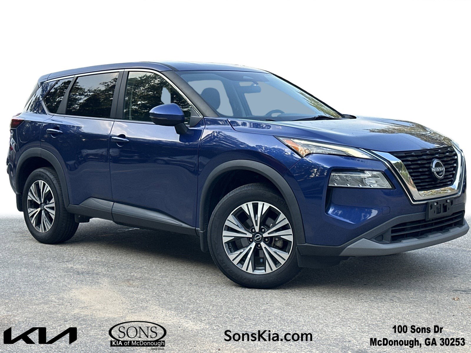 2022 Nissan Rogue SV's photo