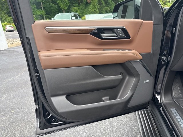 2025 Chevrolet Tahoe High Country photo 11