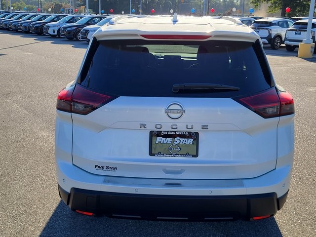 2026 Nissan Rogue SV photo 2