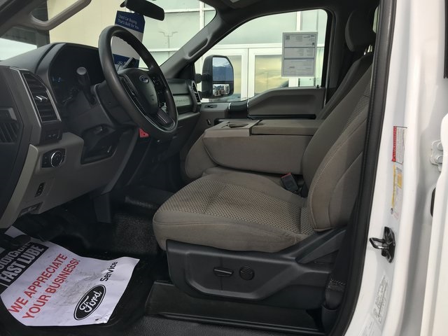 2022 Ford F-350 XLT photo 4