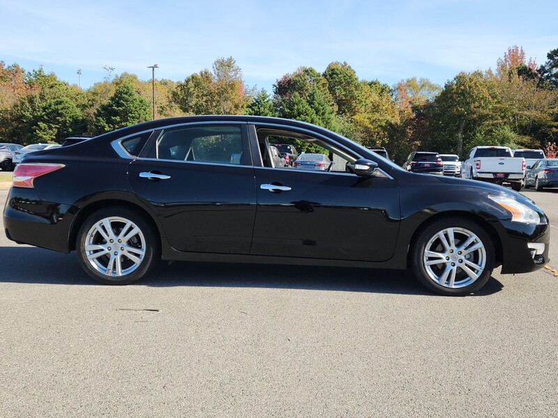 2013 Nissan Altima 3.5 SV photo 2