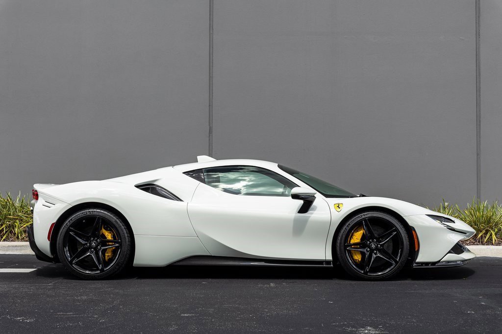 2022 Ferrari SF90 Stradale photo 5