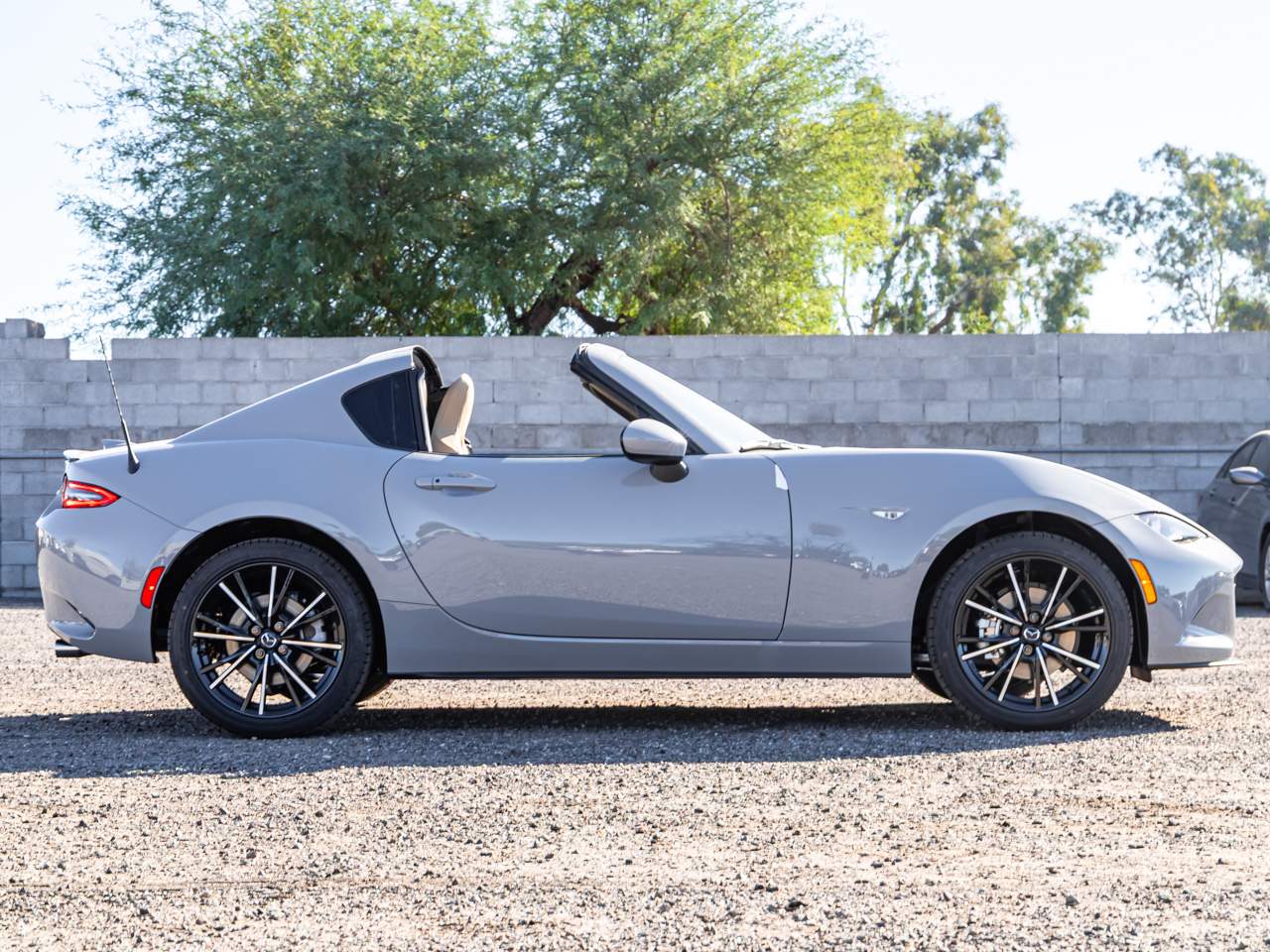 2025 Mazda MX-5 Miata Miata RF Grand Touring photo 4