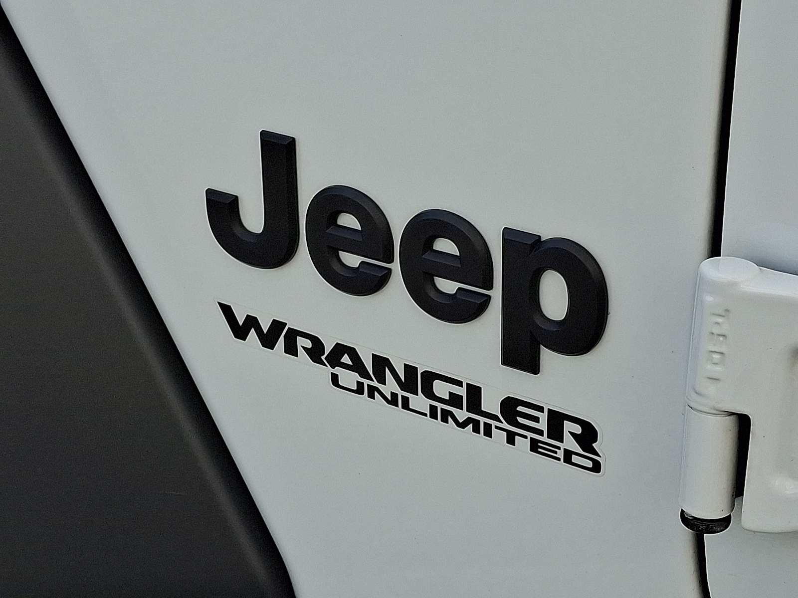 2021 Jeep Wrangler Unlimited Rubicon High Tide photo 2