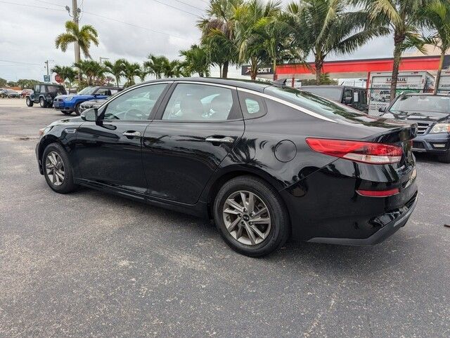 2020 Kia Optima LX SE photo 3