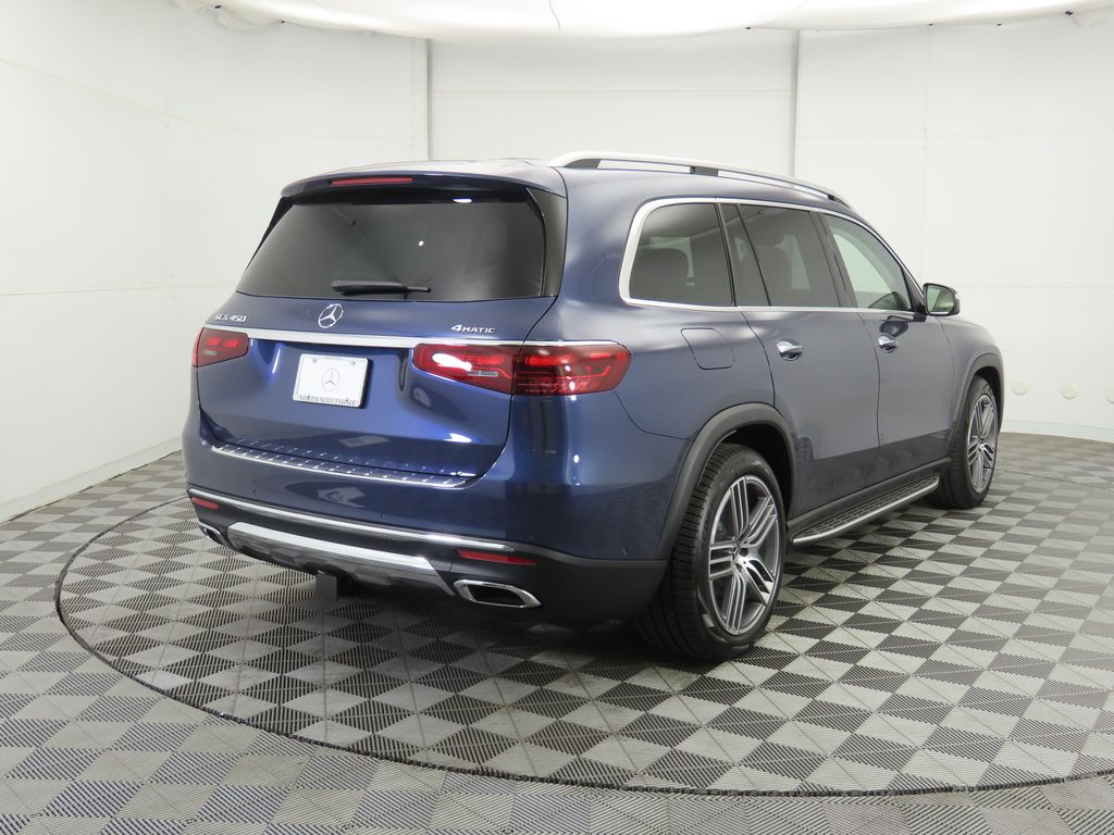 2026 Mercedes Benz GLS 450 4MATIC photo 4